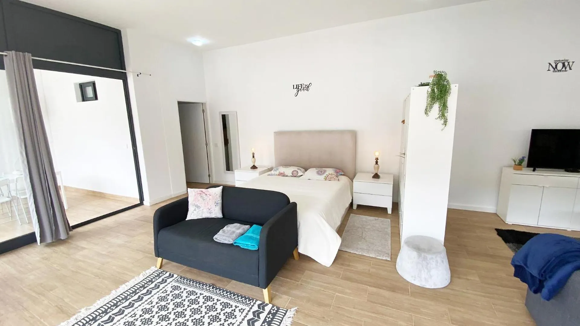 Machico Flat Center Near Beach W Parking 0*, Machico (Madeira)